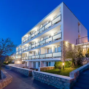 https://aparthotel-roccia.hotelinzadar.com