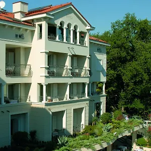 https://hotel-villa-vera.primorje-gorskikotar.com