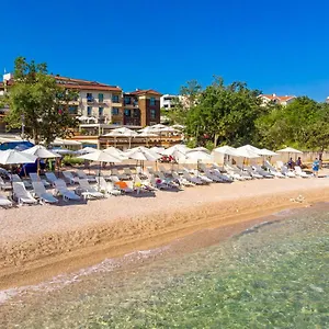 https://blue-waves-resort.primorje-gorskikotar.com